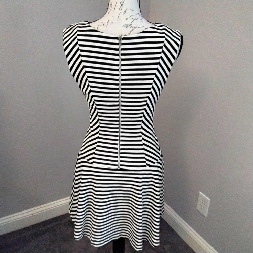 🎉 Host Pick 🎉 Free People Black & Off-White Cha Cha Fit & Flare Dress - M - Picture 7 of 10